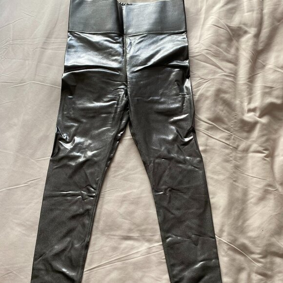 Pewter Metallic "The Birds Papaya" Leggings NWT by Knix Size M - Picture 1 of 4